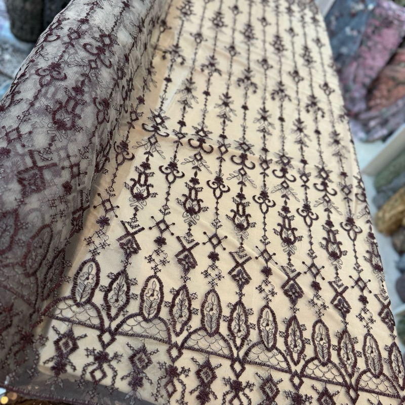 Kain tulle bordir motif sapto tile dasar crem