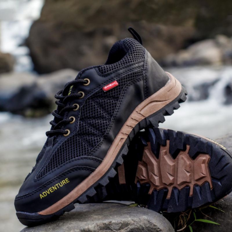 Sepatu Gunung/Hiking Boots Outdoor Pria Waterproof