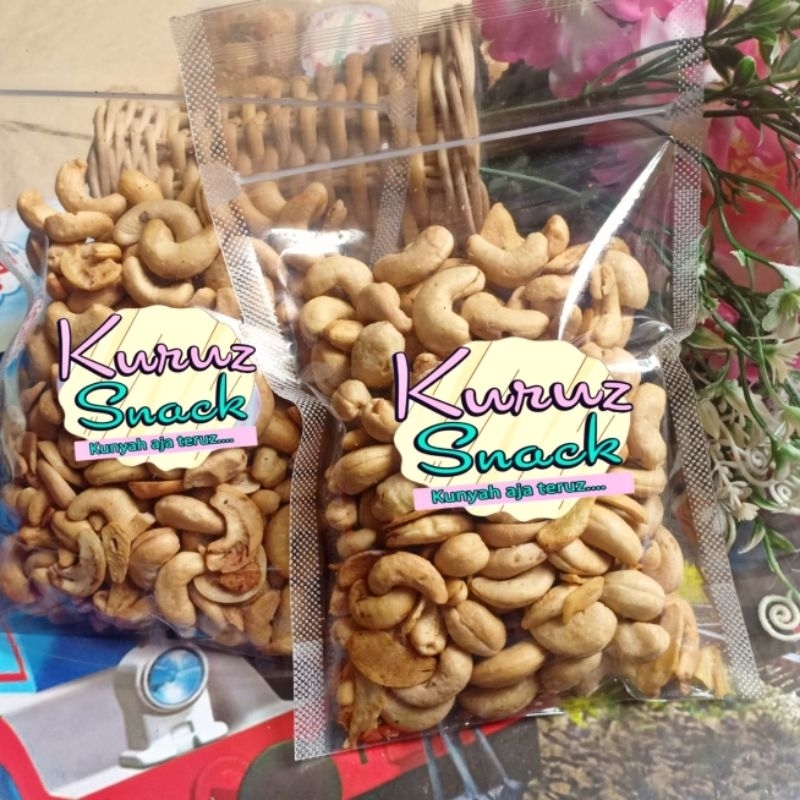 

Kacang goreng mede plastik 250gr
