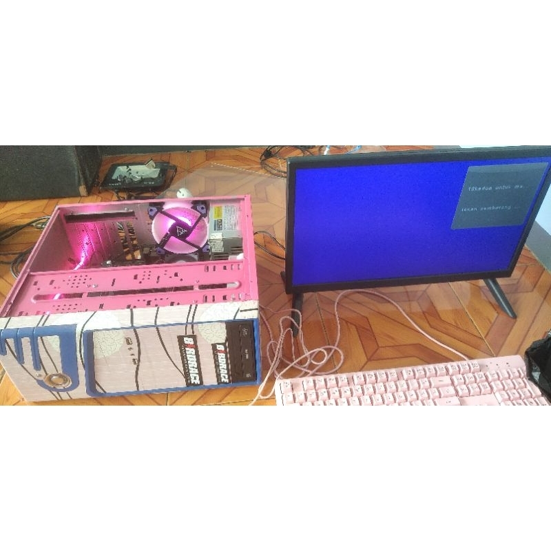 KOMPUTER DAN MONITOR,MONITOR BISA TV