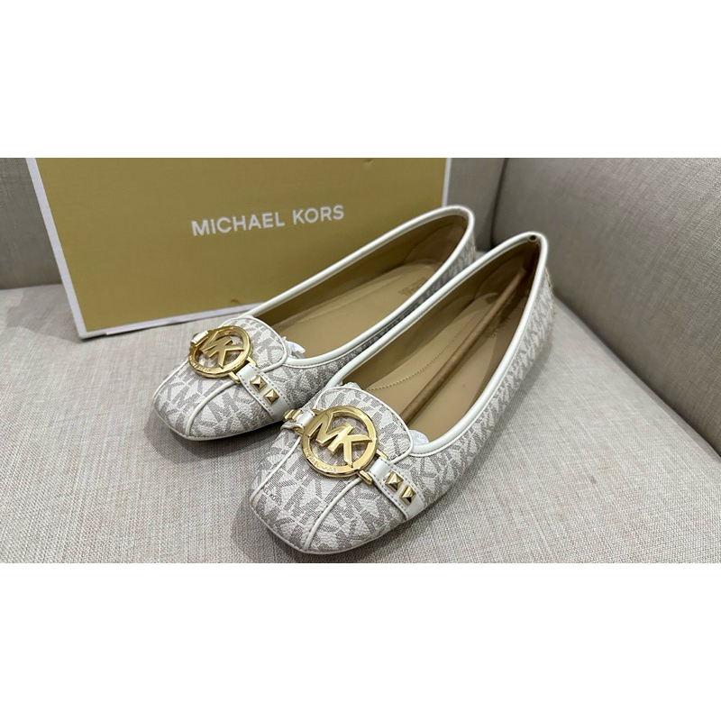 [Jual baru] Sepatu Flat Shoes Michael Kors Fulton Stud Signature Flats Vanilla size 11