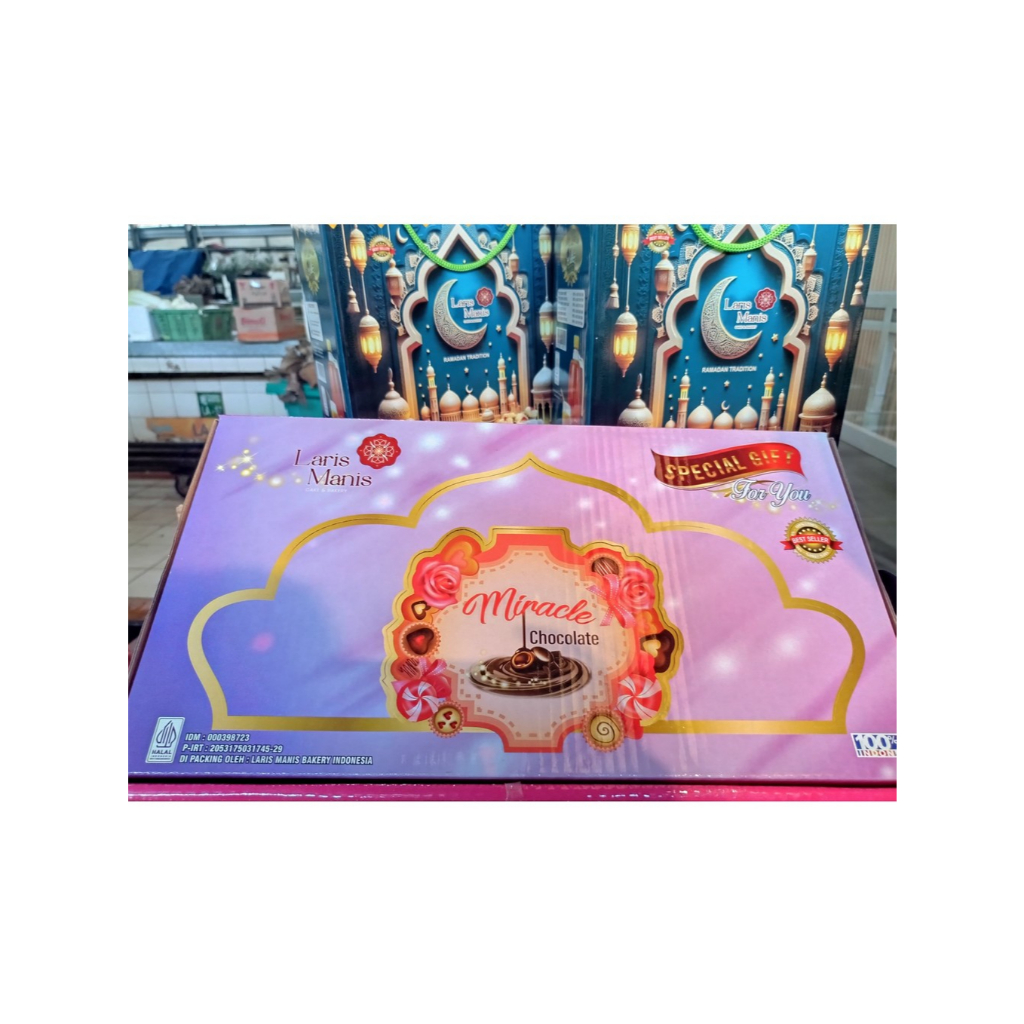 

HAMPERS KUE LEBARAN - LARIS MANIS - MIRACLE COKLAT