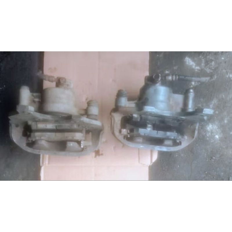 kaliper caliper rem cakram depan Toyota kijang 7k 5k 1 biji/ kanan kiri original