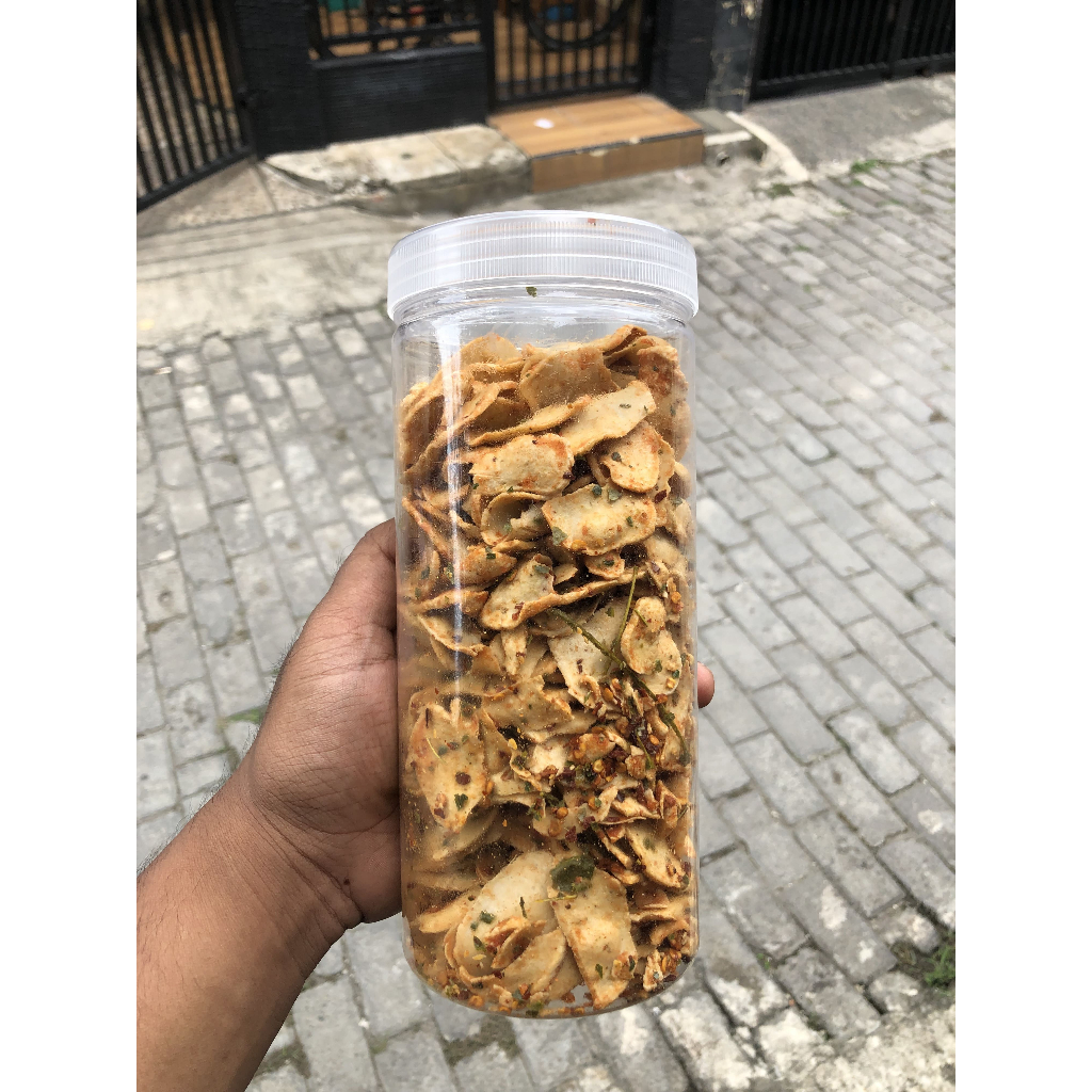 

Basreng tipis pedas gurih daun jeruk 350gr/ basreng krispi / kemasan 250gr&500gr/ cemilanmerapiii