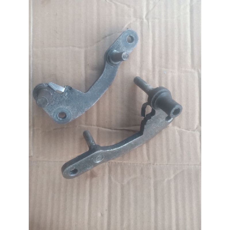 BRACKET SUB ASSY FRONT CALIPER HONDA BEAT FI BEAT POP ESP BEAT KARBU VARIO 125 ESP VARIO 150 ESP SCO