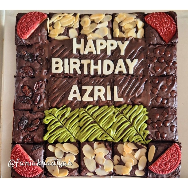 

FUDGY BROWNIES HIAS ULTAH 20x20 Bisa custom / Birthday cake / Hampers / Request topping max. 4 varian