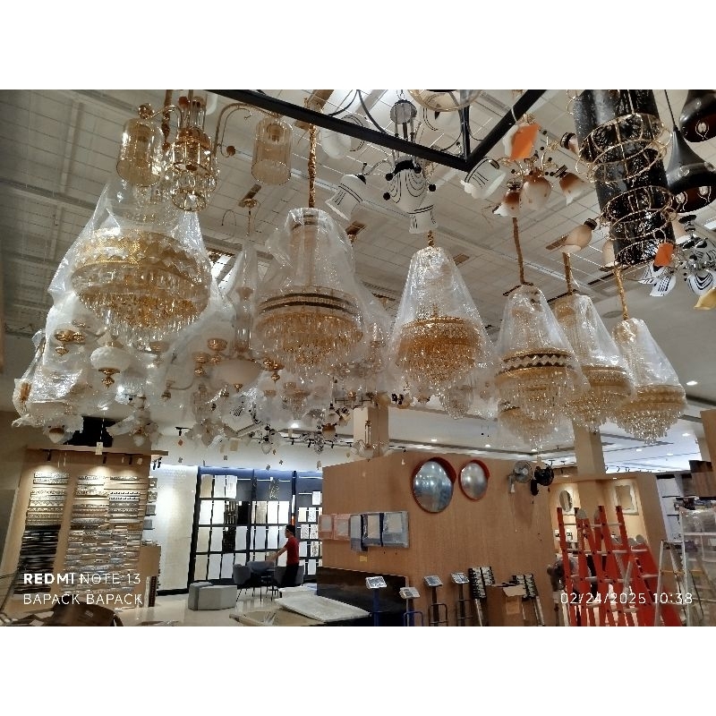 mainan lelang Mr. Justin