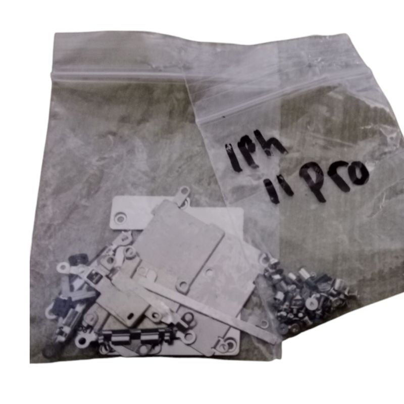 PLAT SENG IPHONE 11/11 PRO 1SET+BAUT TUTUP KAMERA/11 PRO MAX  IPHONE MESINI ORIGINAL