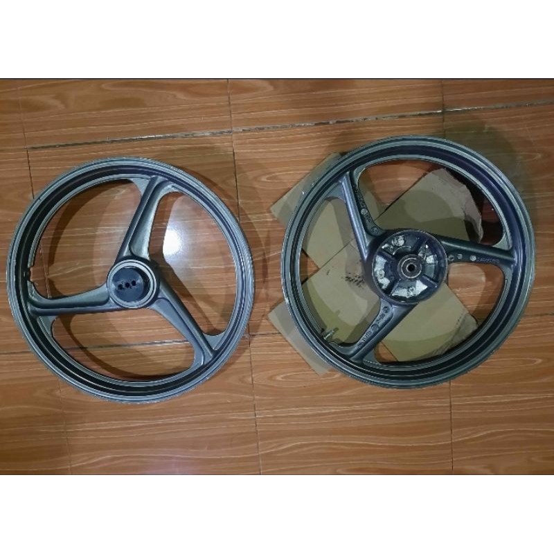 Pelek Velg Racing Depan Belakang Motor Yamaha F1 ZR Original