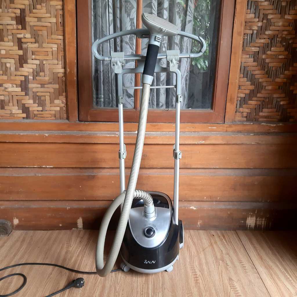 Setrika uap merk SALAV