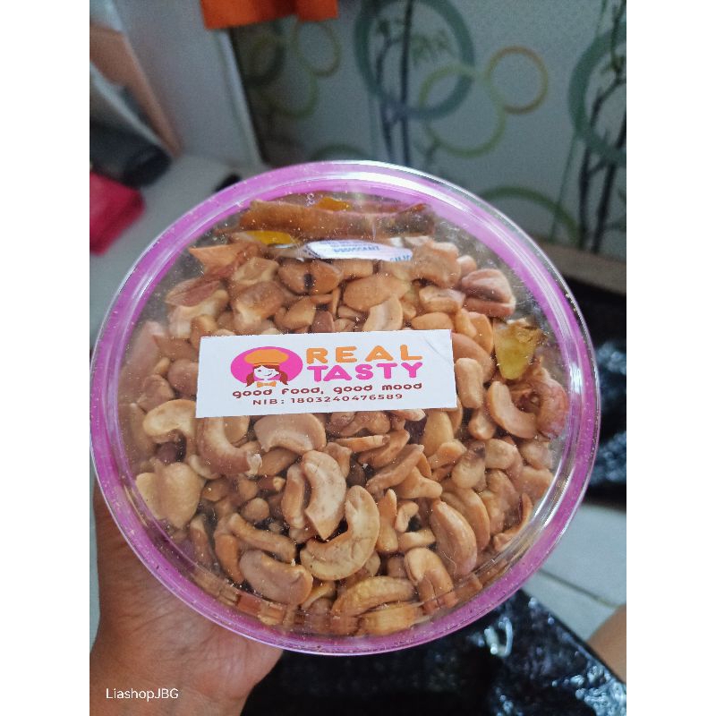 

KACANG MENTE GORENG GURIH DAUN JERUK