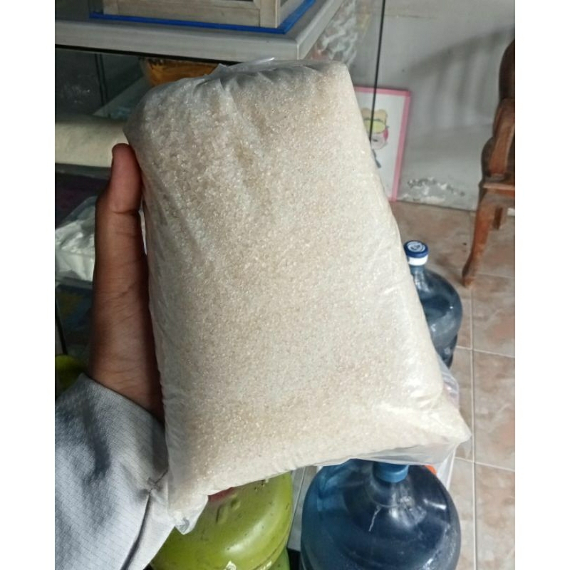 

Gula timbangan dan Sembako murah