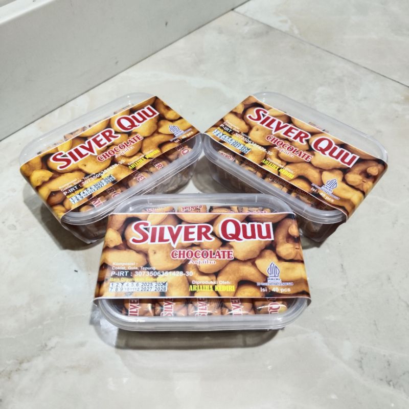 

Cokelat Cube SILVER QUU Isi 40 Pcs / Cokelat Kubus / Cokelat 1 Box
