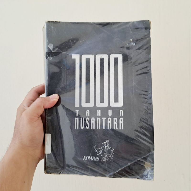 Buku 1000 Tahun Nusantara by Ajip Rosidi, dkk