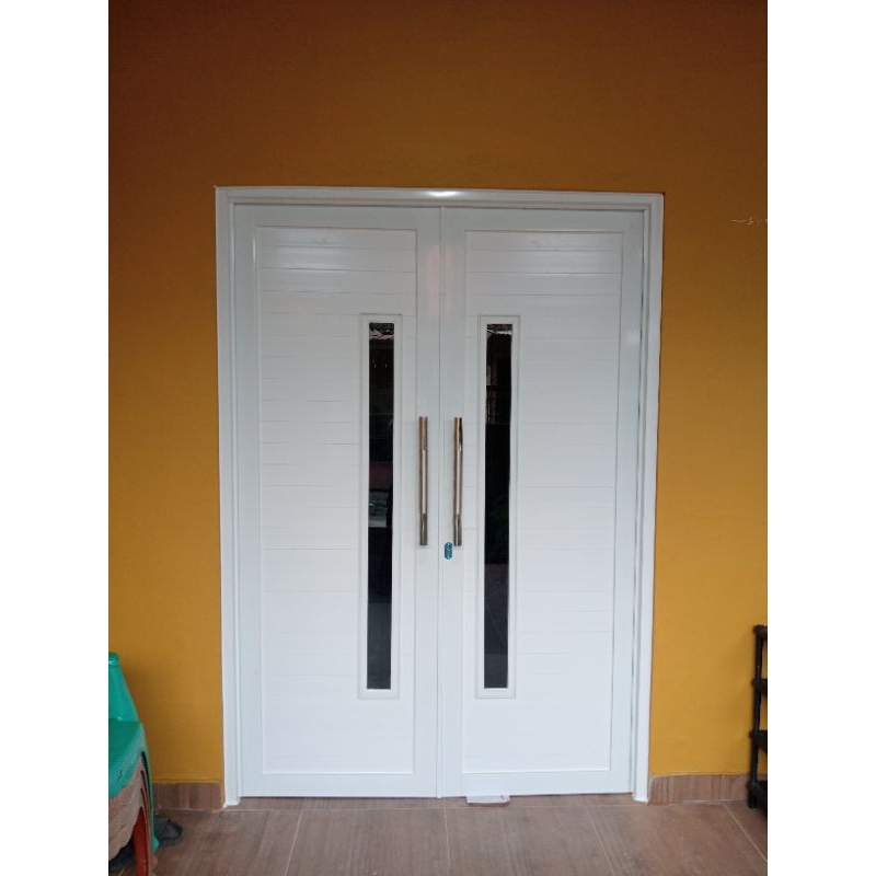 pintu alumunium bukaan swing kupu2 dua daun tambah kaca intip buat pintu utama UK L 140  T 200 L 140