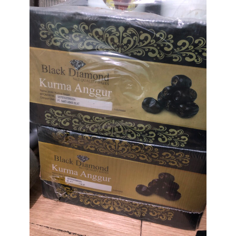 

KURMA ANGGUR BLACK DIAMOND DUS / 12PCS