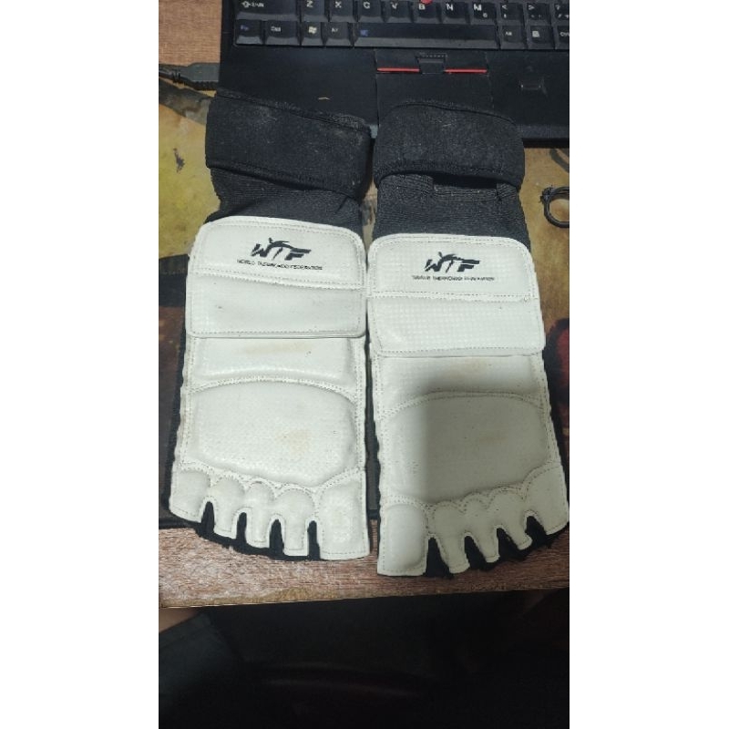 Pelindung Kaki Taekwondo Bekas