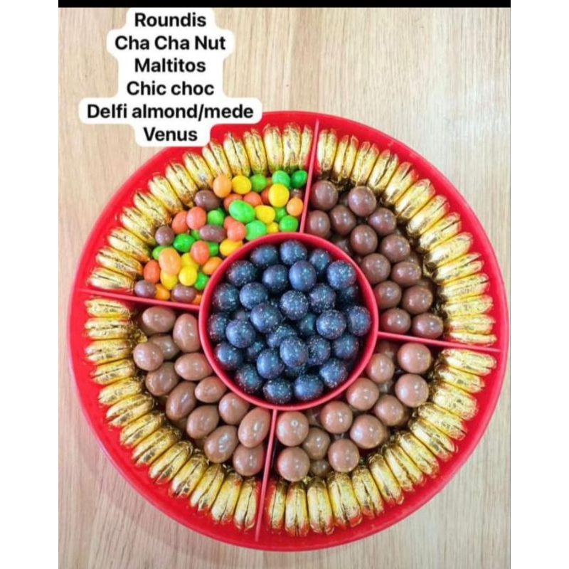 

HAMPERS LEBARAN ISI COKLAT RANDOM DELFIE