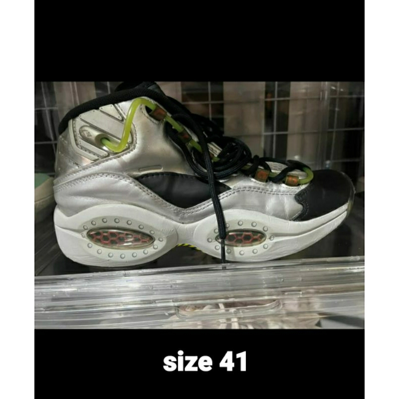 Reebok Question x Minions "Iverson"