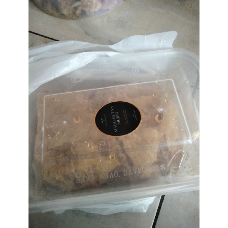 

madu alam asli dari hutan