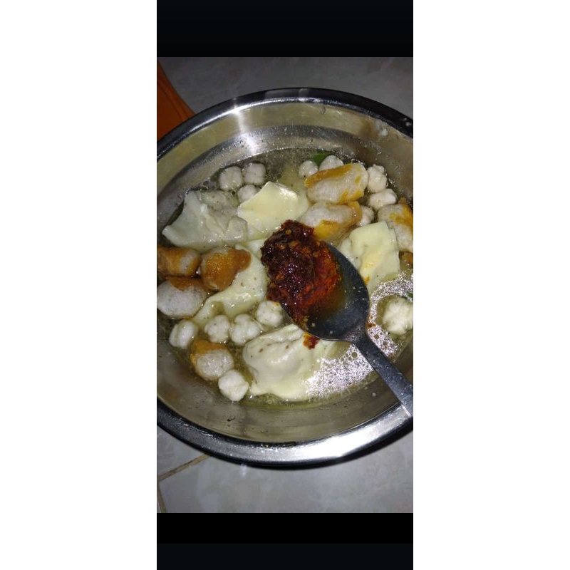 

pangsit kuah/ Chili oil