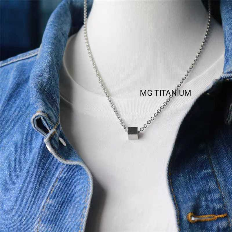 Kalung Titanium Rantai Liontin Balok Kubus Silver
