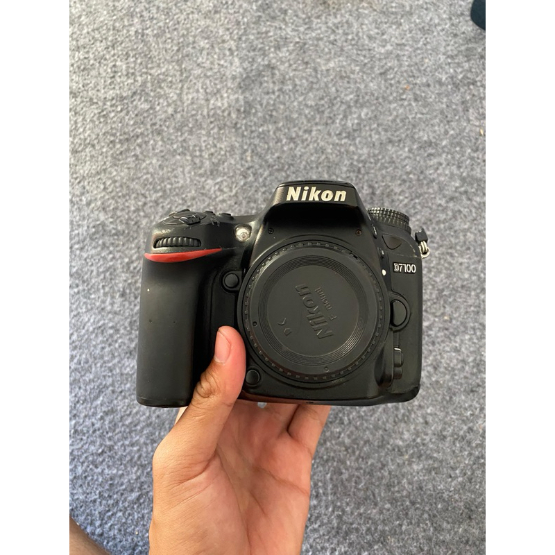 NIKON D7100 BODY ONLY (SECOND)