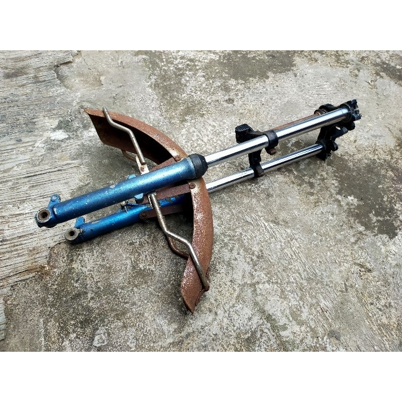 Satu Set Kaki Kaki Sok Skok Shock Depan Shockbreaker T Segitiga Atas dan Bawah Beserta Slebor Spakbo