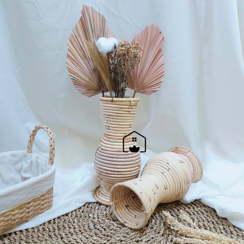 Vas Guci Rotan Mini / Vas Rotan Hias Photoshoot / Pot Rotan Natural / Vas Dekorasi Cantik