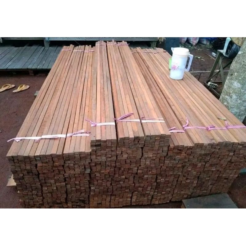 reng kayu Ulin/stik/Lis ukuran 1CmX1Cm panjang 1 meter