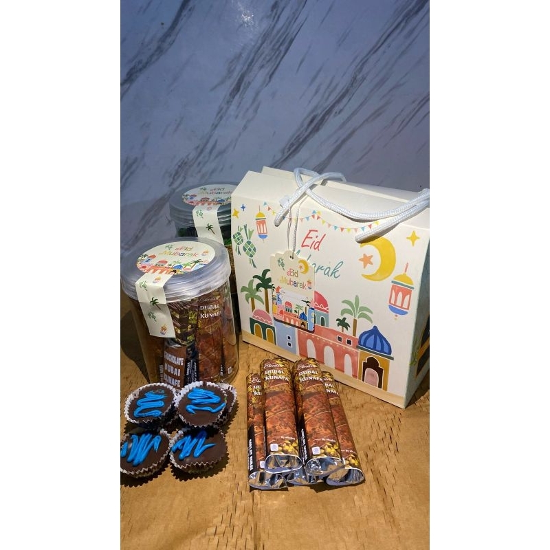

hampers premium coklat dubai pistacio kunafa isi 2 toples / hampers lebaran 2025 / kuker lebaran