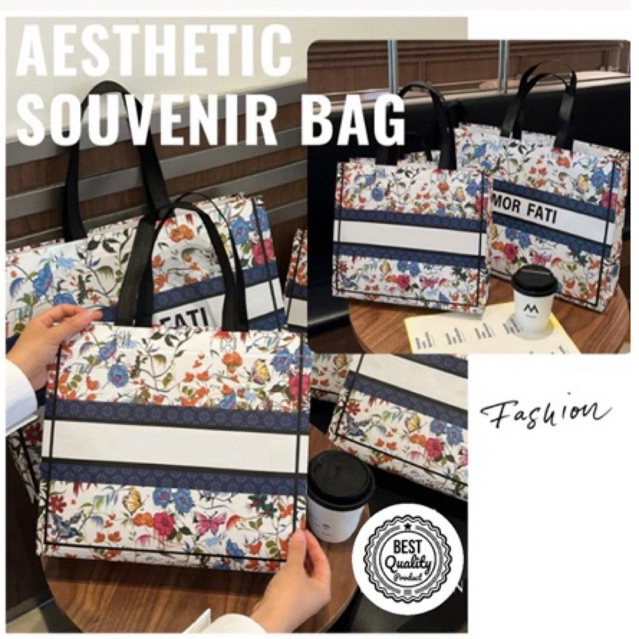 

Tas Belanja Spunbond Tas Jinjing hampers Tas Souvenir Tas Lipat Tas Kado Kantong Belanja Shopping bag Tote Bag Packaging SOUVENIR GOODIE lBAG MONOCHROME Black and White Hitam Putih estetik Elegan mewah Flower GARDENIA Motif Bunga