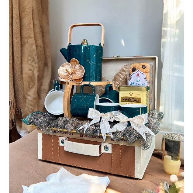 

Parcel Lebaran Exclusive Hampers Tea Pot Set Eid Ready Stock (Parcel O)