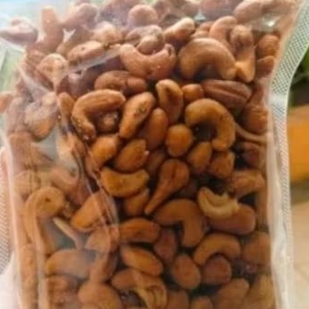 

Kacang Mede Matang Premium 500 gram