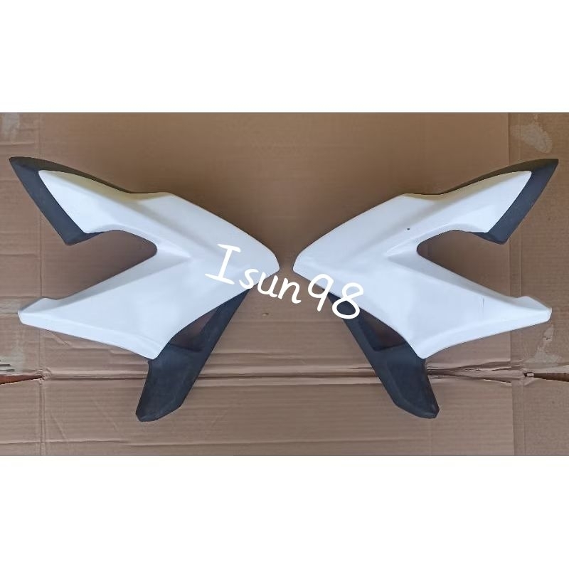 SAYAP COVER TENGKI HONDA CB150R OLD K15 PUTIH ( SEKEN ) COPOTAN ORIGINAL