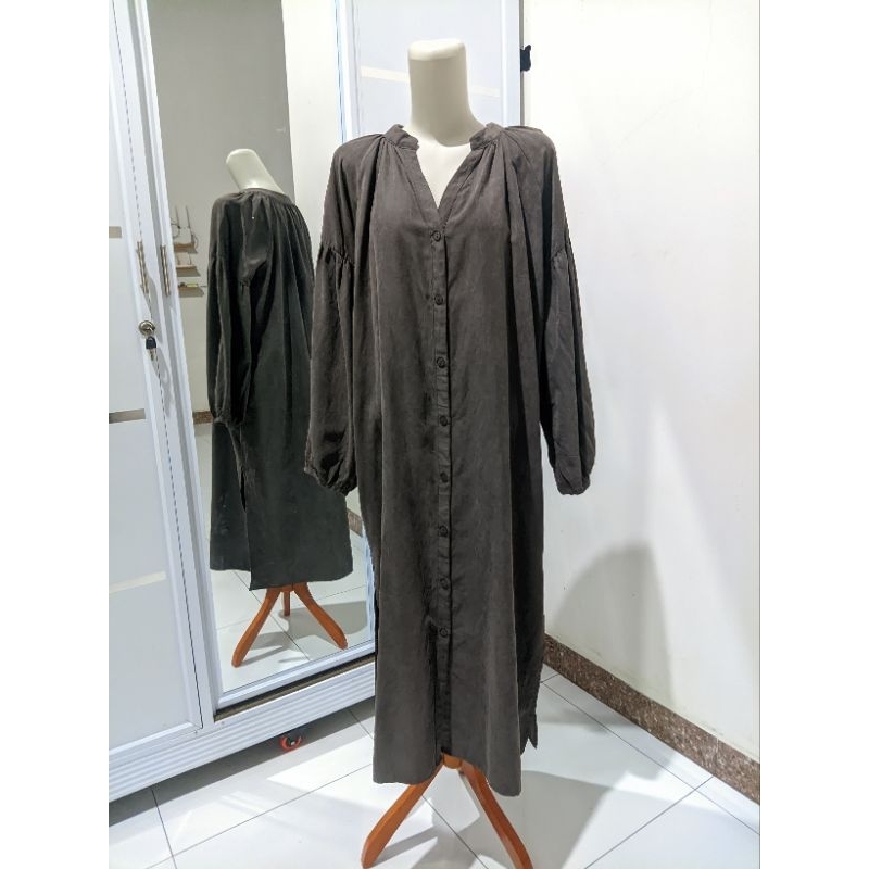 

preloved long dress lengan balon premium bahan bludru