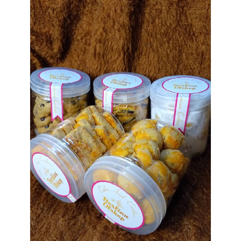 

MINIMAL PEMBELIAN 3 BOX ANEKA KUE KERING