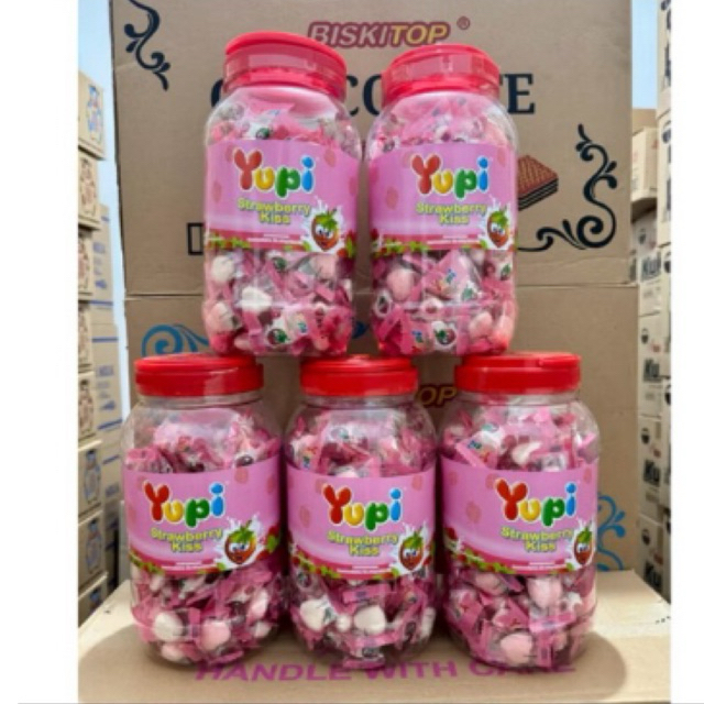 

PROMO✨ 1 Dus Yupi toples stawberry kiss 1x6pcs