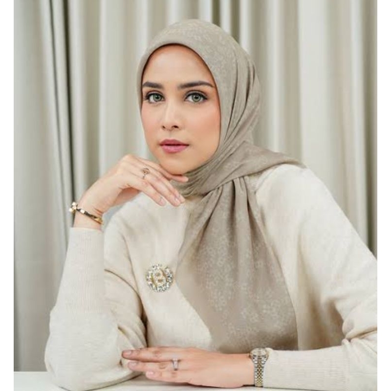 NEW Salee Buttonscarves Monogram Screamble - Taupe