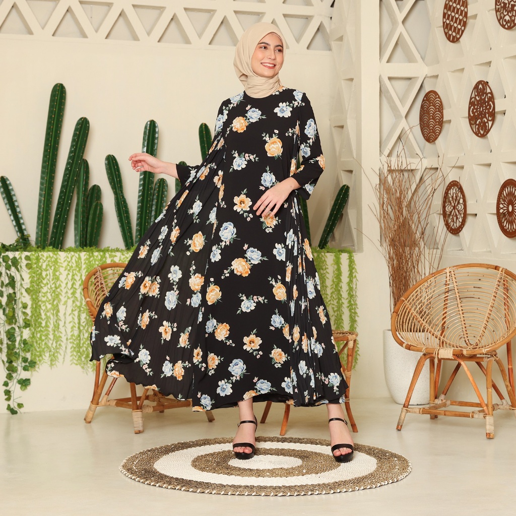 Lyne Halim Gamis Muslim Hitam Bunga , 292