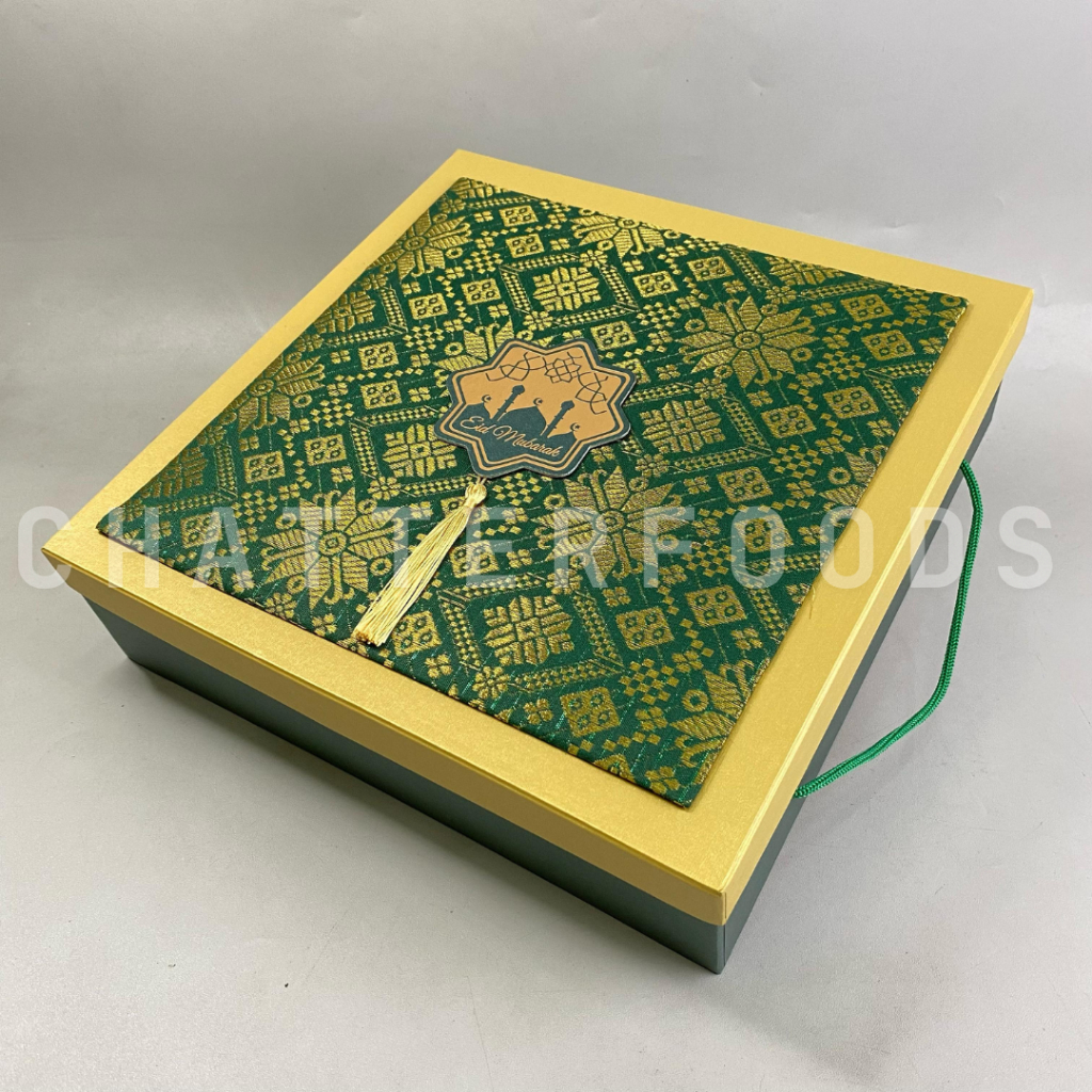 

Hardbox Songket Premium Isi 4 Toples / Box Hampers Lebaran 500 gram