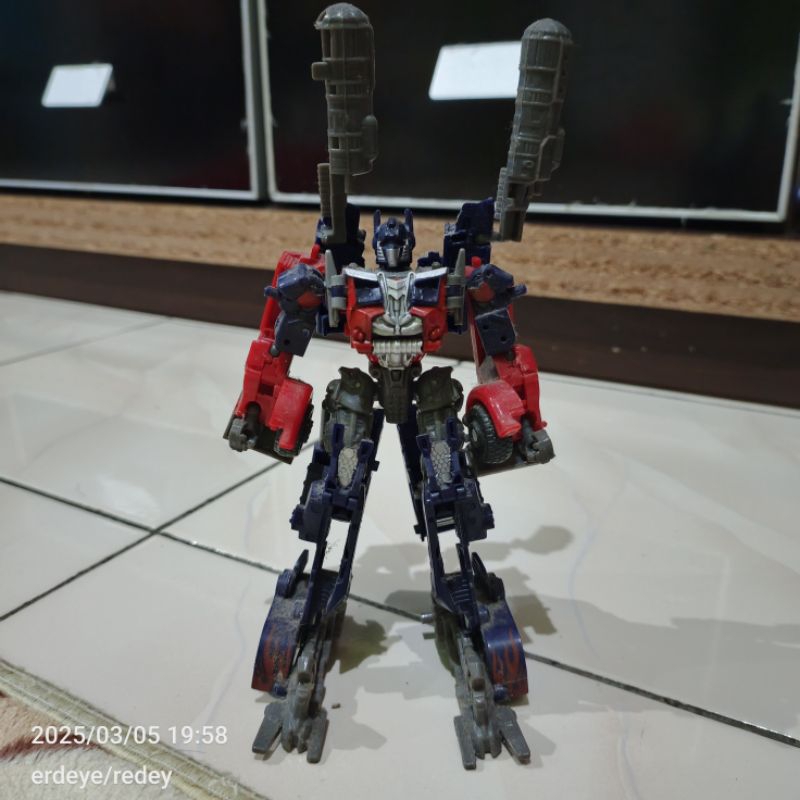 Mainan Transformers OPTIMUS PRIME