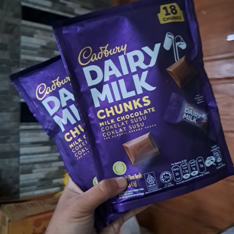 

Cadbury Dairy Milk Chocolate Bites 18 x 4.5 g - Cadbury Dairy Milk Chocolate 62gr