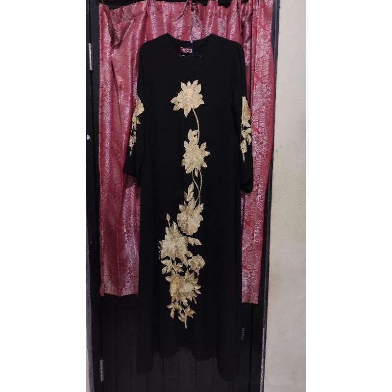 Abaya hitam bordir bunga gold