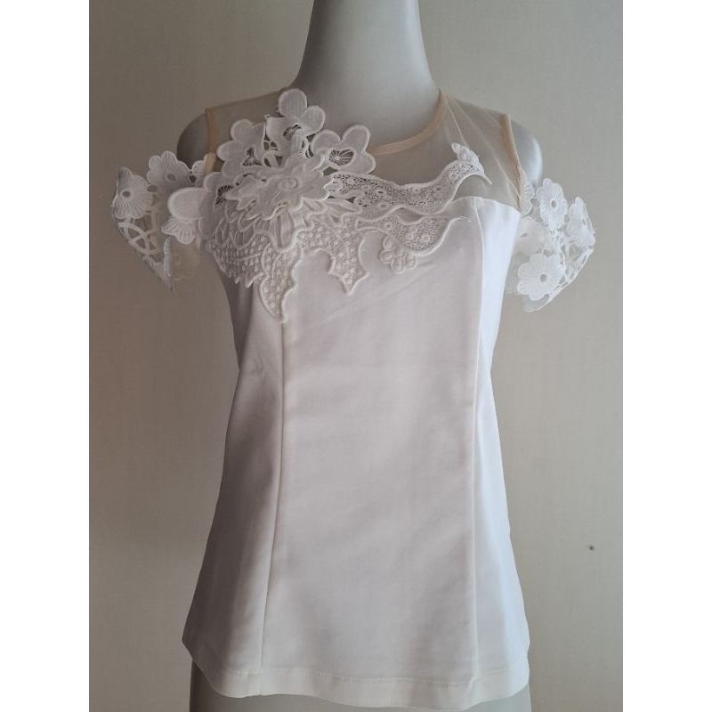 Blouse Brukat Putih Moscato - Preloved