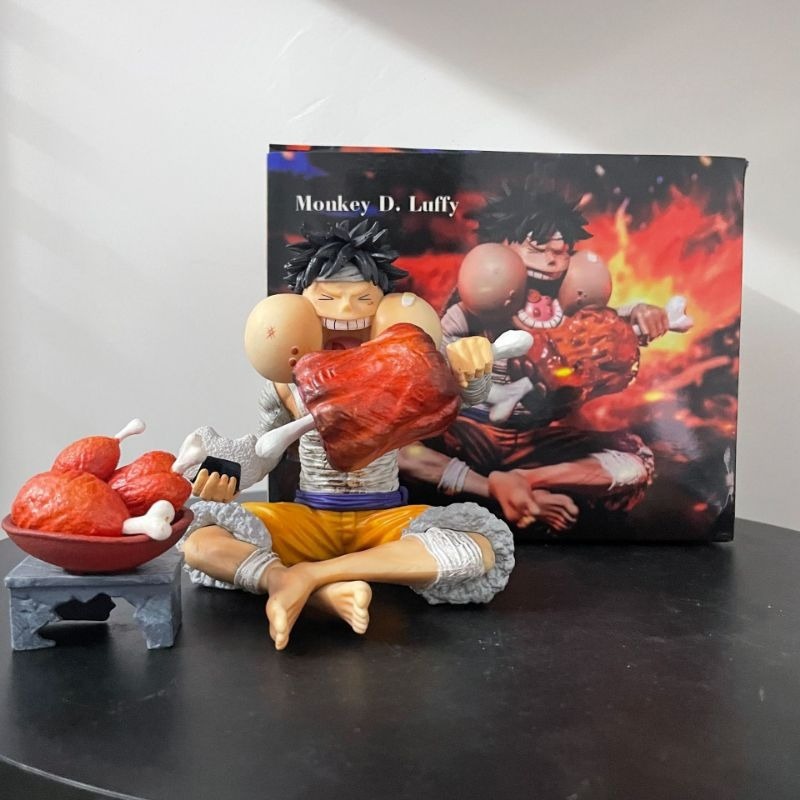 ACTION FIGURE MONKEY D LUFFY DUDUK MAKAN DAGING