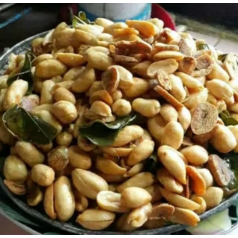 

kacang goreng bawang asin gurih kacang bawang daun jeruk 500 grm