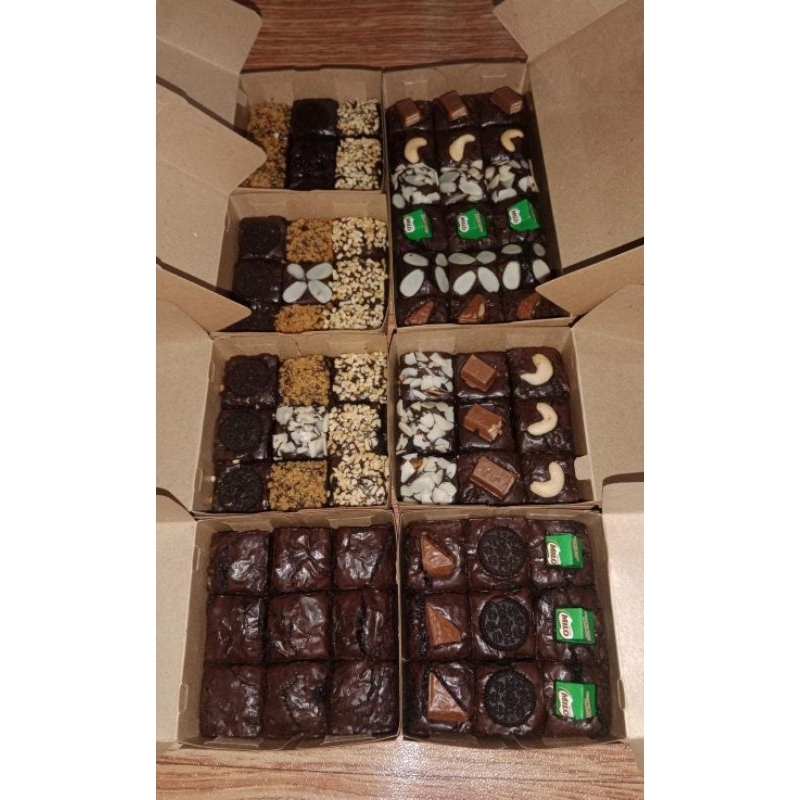 

Fudgy Brownies Mini mix toping (10x10)