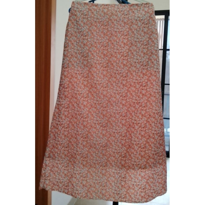 Rok/Bawahan Panjang Motif Bunga-bunga Warna Salem Preloved