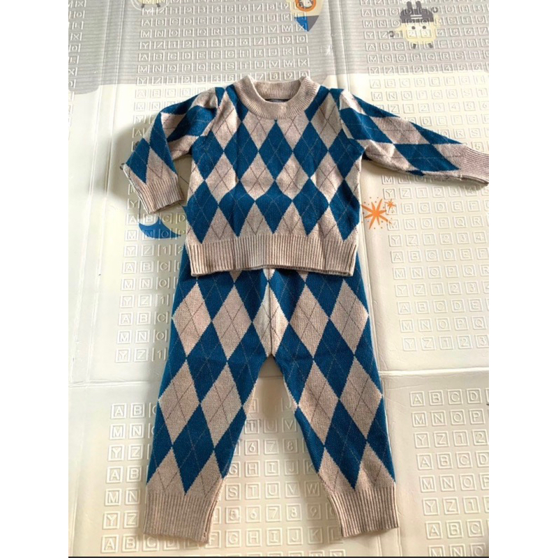 baju tebal baju rajut bayi satu set